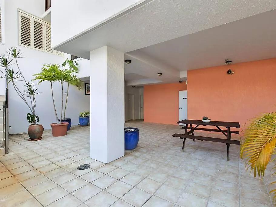 3 Bedroom Cbd Waterfront Luxury Apartment Cairns